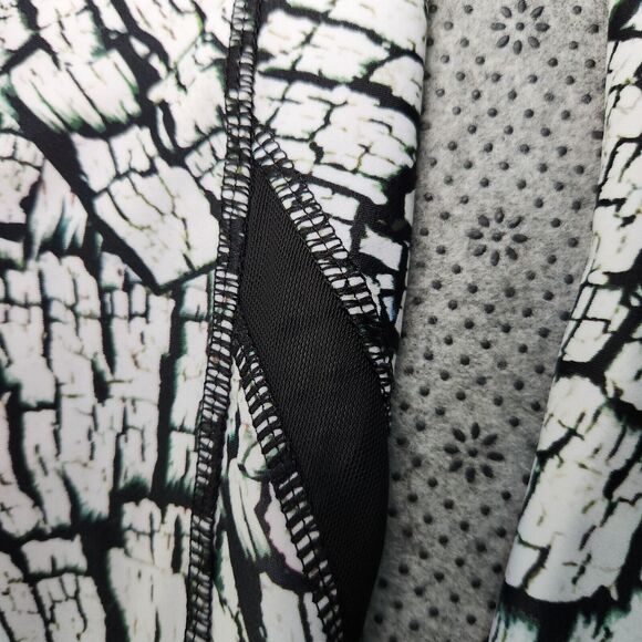 2 Pairs Girl's Size Exercise Leggings Size Small - Picture 11 of 16